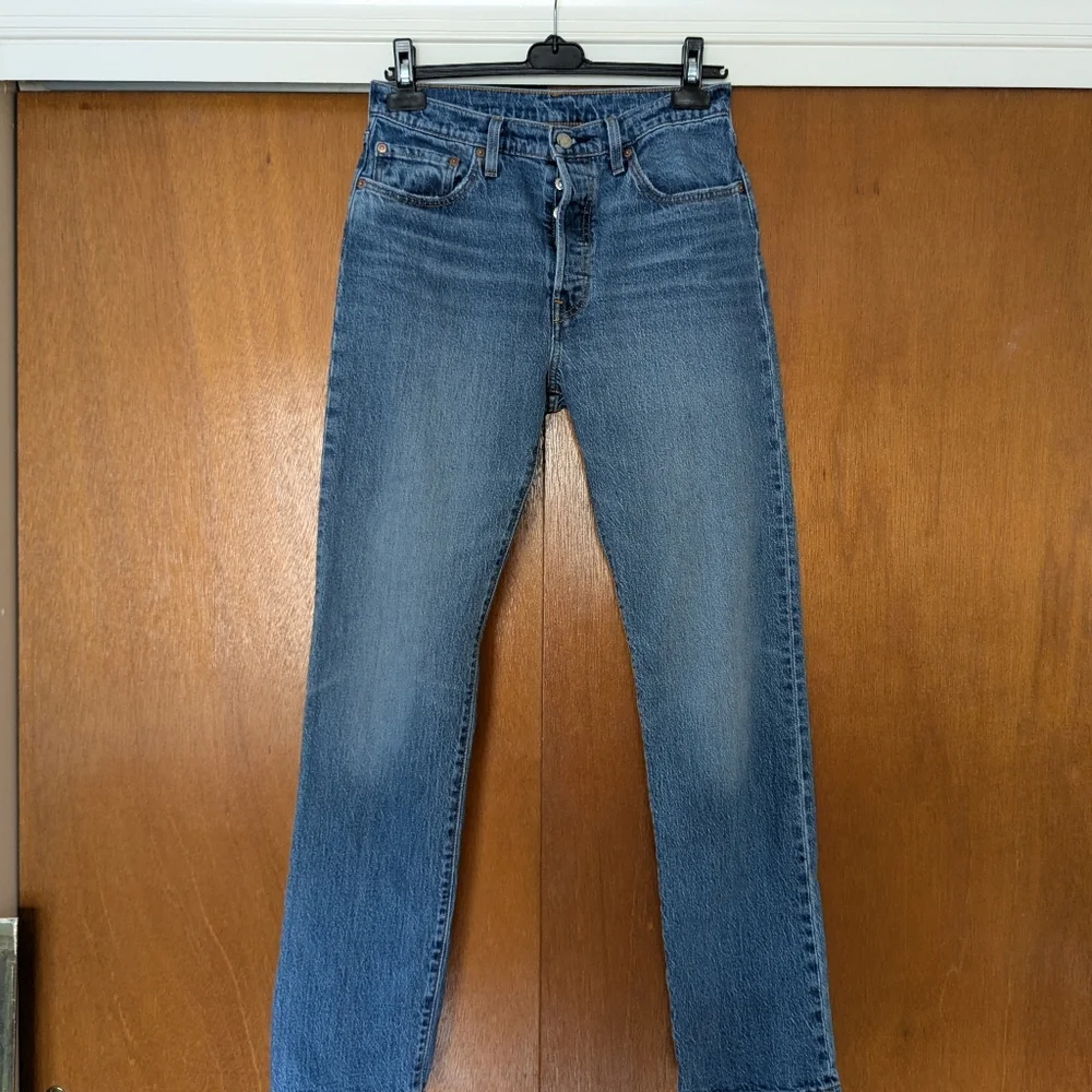 Women's Levis 501 jeans blue high waisted straight leg - Picture 8 of 11